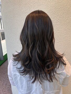 エルサフィロ ヨドヤバシ(el zafiro yodoyabashi) くびレイヤーエモージュカールセミディシアーカラー20代30代40代