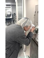 カラット 堺東(CARAT)&nbsp;ホワイトルーツカラー/ホワイトカラー/ショートボブ