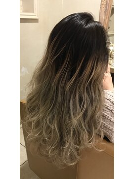 エイミーバイアフロート(amie  by afloat) amie/外国人風/バレイヤージュ/ホワイティベージュ