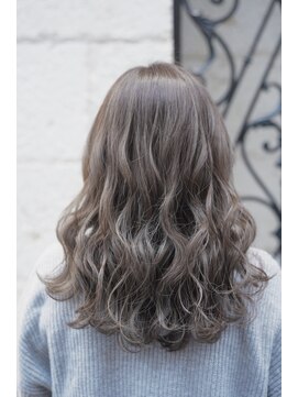 ティンク 横須賀中央(Tink) ファーストグレイ×イルミナシャドウ◎