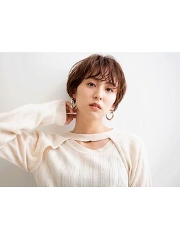 大人ショートで垢抜けHairが叶う+.一人ひとりの魅力を引き出す、創りこみ過ぎないデザインが今っぽい♪