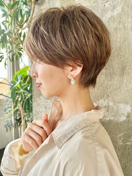 ロビー 表参道(ROBBY) マッシュショート／アッシュベージュ／表参道／40代50代