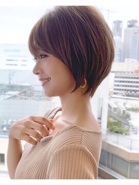 アフロート ルヴア(AFLOAT RUVUA) 『岩田莉奈』//40・50代　前下がりショートボブ　丸みショート◎