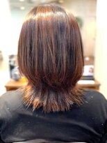 アトリエアルシュ(atelier ARCHE) 外ハネレイヤー,ハイライトで明るいヘナ染め,白髪ぼかし