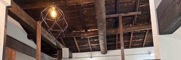 ルルズ(LULUS)のサロンヘッダー