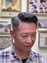 フォーコーナーズ(Four Corners)&nbsp;大人スキンフェードツーブロック刈り上げマンバン30代40代