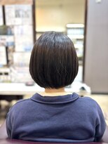 トレセッテ(tre sette)&nbsp;まとまりある丸みシルエットショートボブスタイル