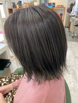 リンク ヘアアンドエステティック(Link Hair&Esthetic) グレージュ×外はねミディ