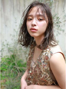 ラボ(Ravo) [Ravo]ゆるめパーマのミディアムスタイル