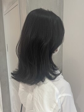 ヨーク(YOKE) 【 YOKE 】ミディアムレイヤーくびれブルーブラック韓国顔まわり