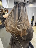 メリー オオサカ(Merly Osaka)&nbsp;バレイヤージュの王様！contrast beige balayage
