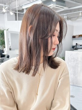 カシェル(cashel) 柔らかベージュ　ブラウン外はねロブ