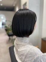 ネネン 久喜(Nennen) まとまる艶ボブ