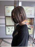 "ボブとグレージュ"