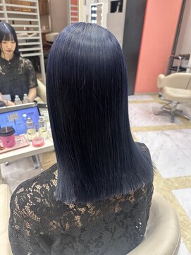 リー 梅田(Lee) ブリーチ2回～ネイビー髪質改善カラー