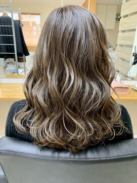 クレセント(Crescent) ナチュラルハイライトカラー