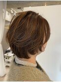 軽やかレイヤー×大人ショートボブ