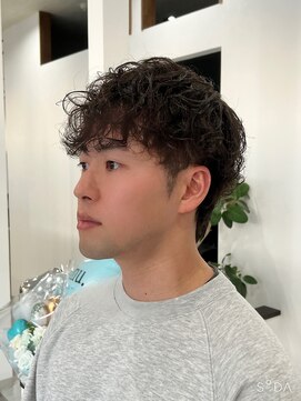 エミュ(emu.) 自然な動きで大人カジュアル【シャドーパーマ】