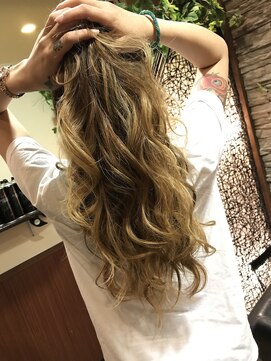 ブランシスヘアー(Bulansis Hair) ブロックハイライトで外国人風スタイル