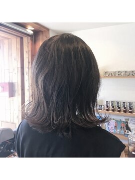 ワンドロップ(One Drop) 外ハネミディ