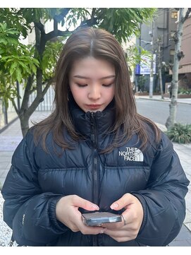 エム(M) グレージュノミディアムレイヤーカット/透明感カラー