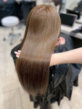 ユーフォリア 銀座本店(Euphoria) ミルクティーベージュ ブリーチ 艶髪 20代 ストレートロング