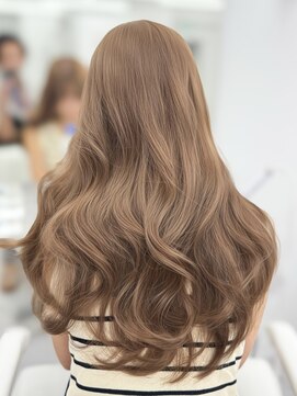 アマトウキョウスマートサロン(AMA TOKYO×Smart Salon) ヘーゼルベージュ　ブリーチなし　レイヤーカット　海外風