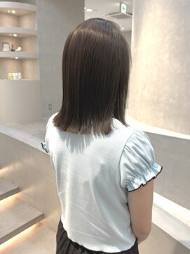 ヴィサージュアクト(VISAGE a.c.t) オリーブブラウン×切りっぱなしボブ