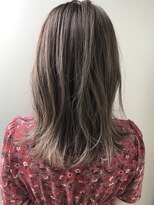 ラヴェストバイフレイスウェル(LOVEST by frace well)&nbsp;ゆるい外はね×シアーベージュ