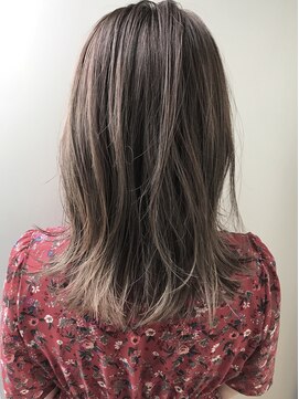 ラヴェストバイフレイスウェル(LOVEST by frace well) ゆるい外はね×シアーベージュ