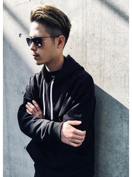 トルネード(TORNADO) 大人外国人風ハイライト アップバングツーブロック刈り上げ