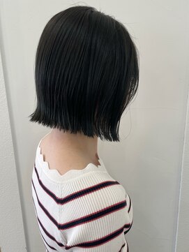 パル バイ ラベスト(Pal by lovest) ダークカラー＊ブルーグレー×切りっぱなしボブ