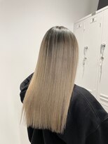 ロア 中目黒(loa)&nbsp;レイヤーロング/グレーベージュ/黒髪/前髪パーマ[中目黒]