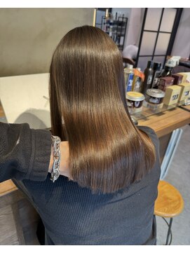 メゾンドムニ 恵比寿(Maison de MUNi) 艶髪ストレートアッシュ秋カラー