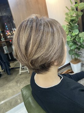 モニカ ヘア(MONIKA HAIR) ハイトーンショートスタイル