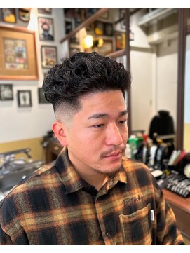 カムレイドフォーライフ(COMRADE 4 LIFE) 宮城リョータパーマ×フェード 担当 西村