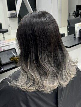 アライブ キチジョウジ(ALIVE Kichijoji) 自然な繋がりのグラデーションカラー！