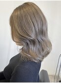 くびれボブミニウルフ透明感シルバーアッシュグレージュカラー