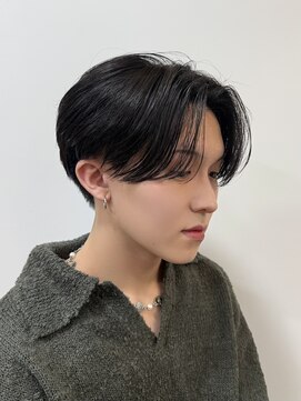 スタジオフォーエイチ(STUDIO 4H) 毛流れセンターパート/ニュアンスパーマ/ラウンドマッシュ