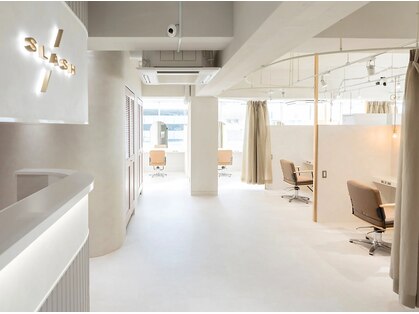 スラッシュホワイト テラッソ前店(SLASH white)の写真