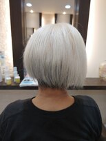 アンダウ(ANDEW) 大人女子白髪活かすボブ