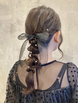 ヘアアレンジメント ボガスティーズ 溝の口店(Hair arrangement Vogusty's) 編みおろしポニー/お呼ばれヘア/ロングヘアアレンジ