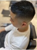 ショートレイヤーかき上げスキンフェードバズコンマヘア