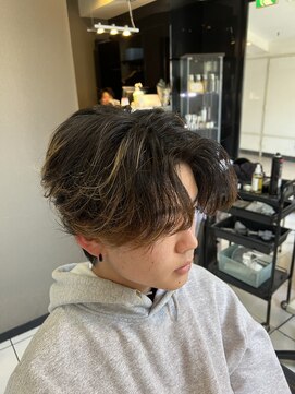 アイズ 海老名(AIZU) センターパート　ニュアンスパーマ　カルマパーマ