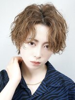 アイトーキョー 渋谷(AI TOKYO)&nbsp;アッシュブラックセンターパート波巻きパーマ