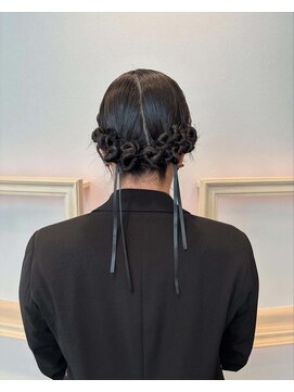 ラッド(Rad) タイトヘアアレンジ.