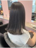 暗めグレージュ×艶髪