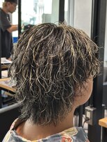 オーシャントーキョー 神戸(OCEAN TOKYO KOBE)&nbsp;波巻きスパイラルパーマミルクティーハイライトセンターパート