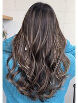 トニエ(tonie.)&nbsp;細めナチュラルハイライト