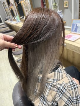 グレージュインナーカラー